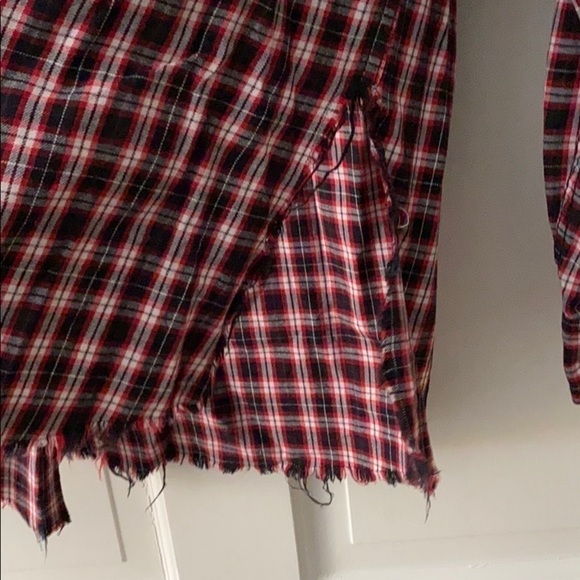 Lightly used LF FURST OF A KIND FLANNELBUTTON DOWN - Picture 2 of 8